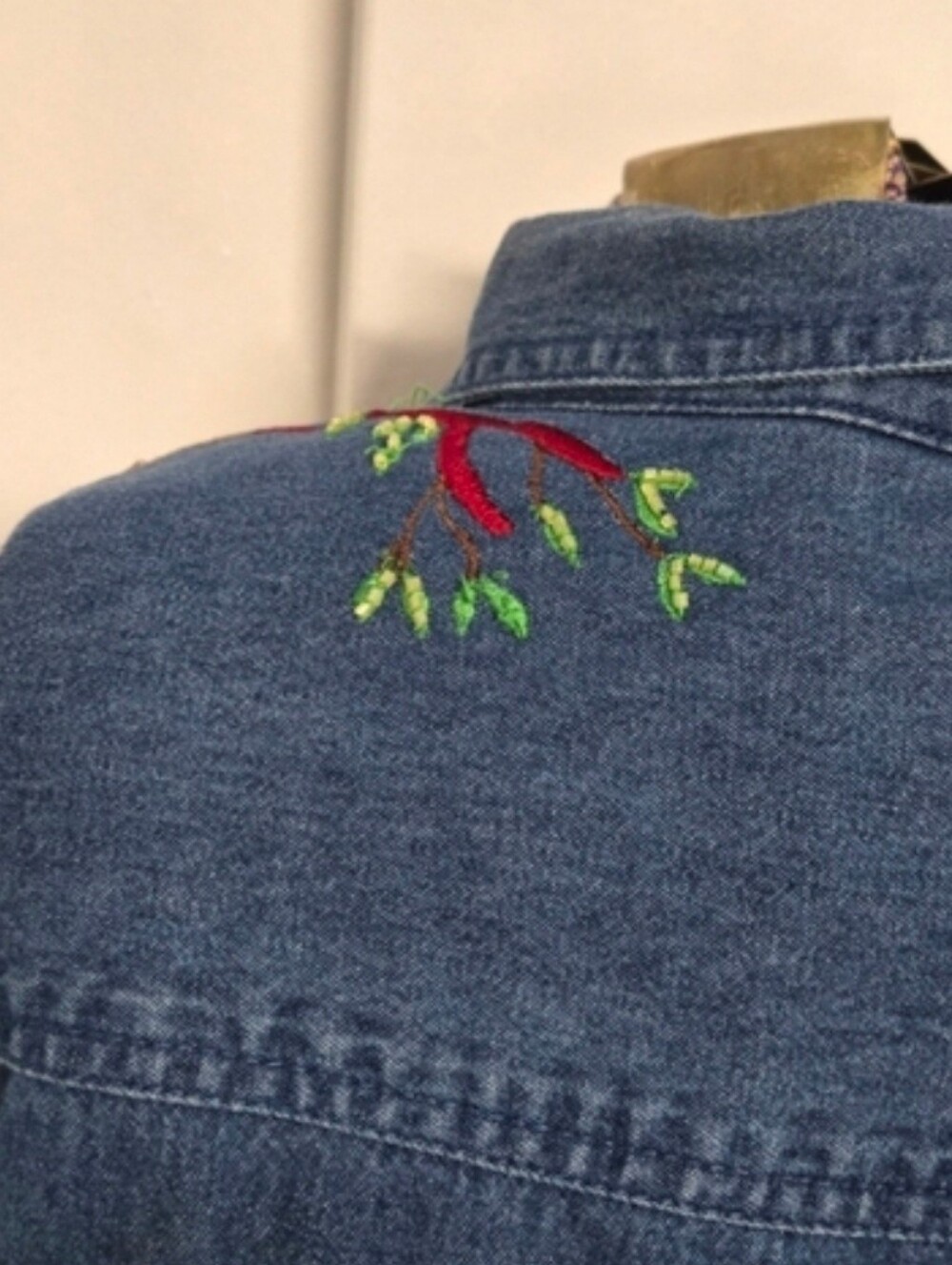 Vintage The Quacker Factory Embroidered Denim Button-Up Top Artsy Safari Motif - Picture 6 of 7